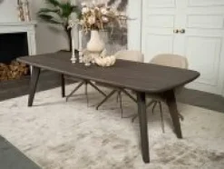 Eettafel Bordeaux taps toelopende poot