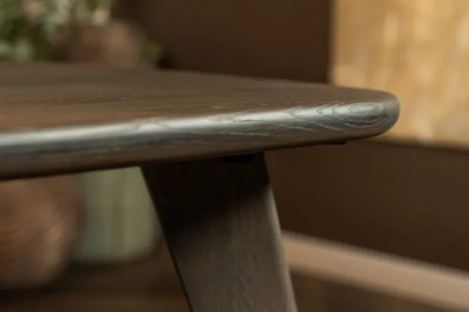 Eettafel Bordeaux Taps toelopend