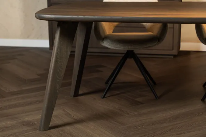 Eettafel Bordeaux Taps toelopend