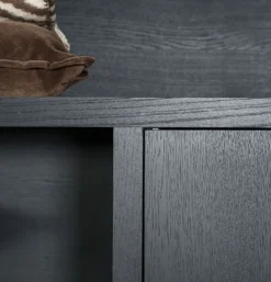 Kast Hermani hout