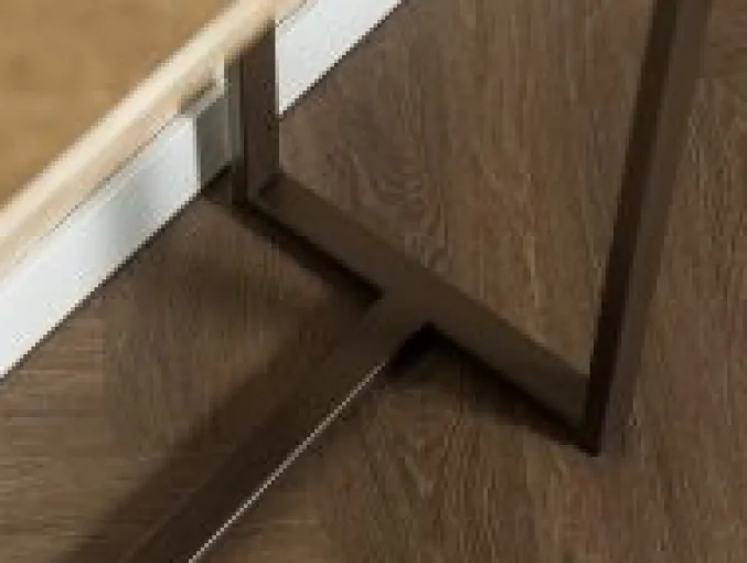 Sidetable Amina